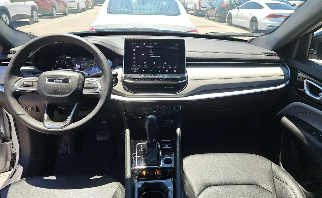 Used 2025 White Jeep Limited image 7