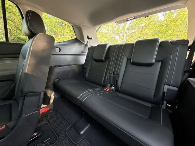 Used 2023 Black Volkswagen 3.6L V6 SE w/Technology image 24