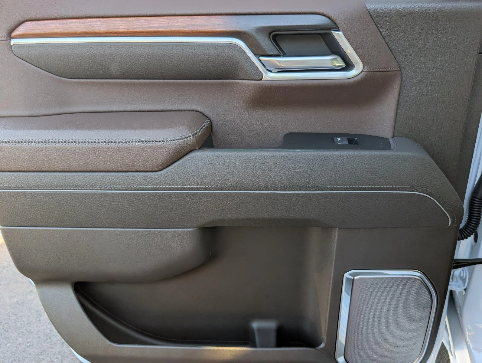 New 2026 Glacier White Tricoat GMC Denali image 36