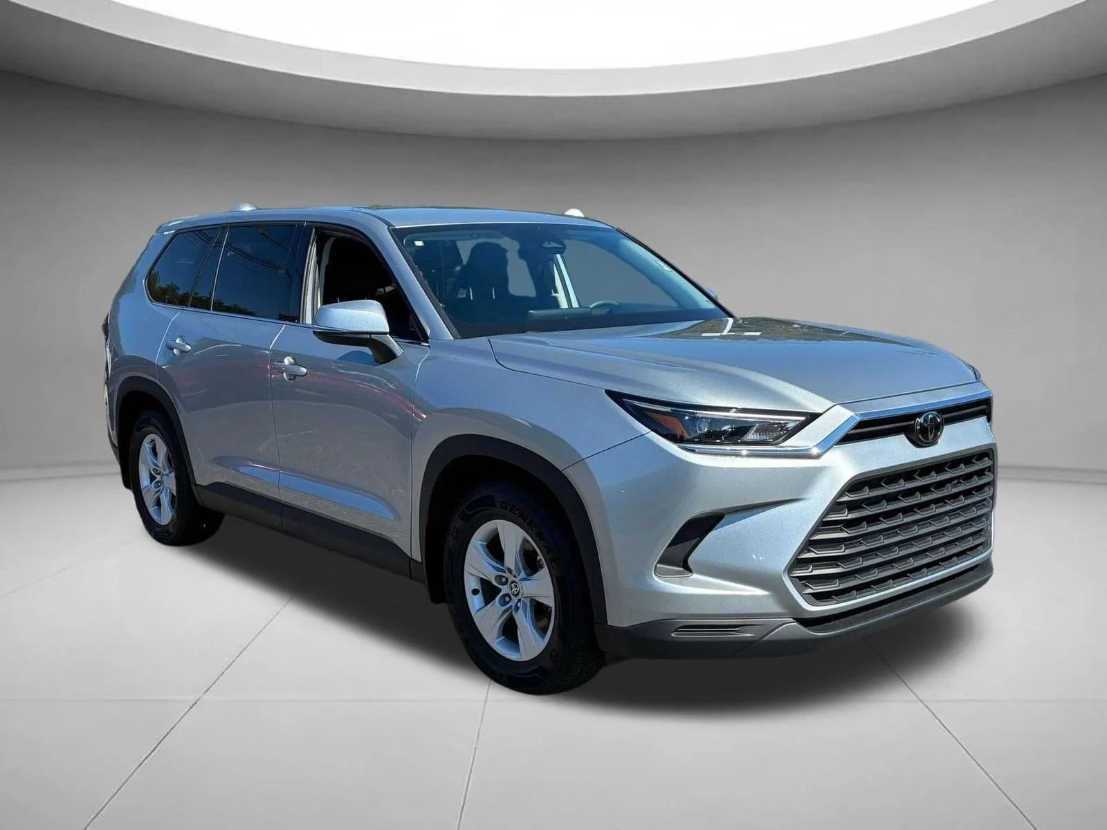 Used 2025 Celestial Silver Metallic Toyota LE image 3