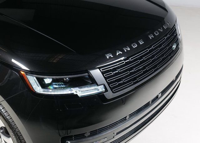 New 2026 Santorini Black Land Rover SE image 27