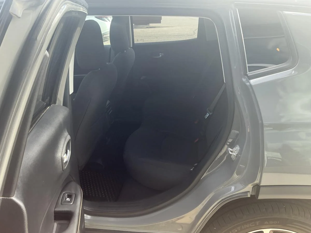 Used 2021 Grey Jeep Upland Edition image 33