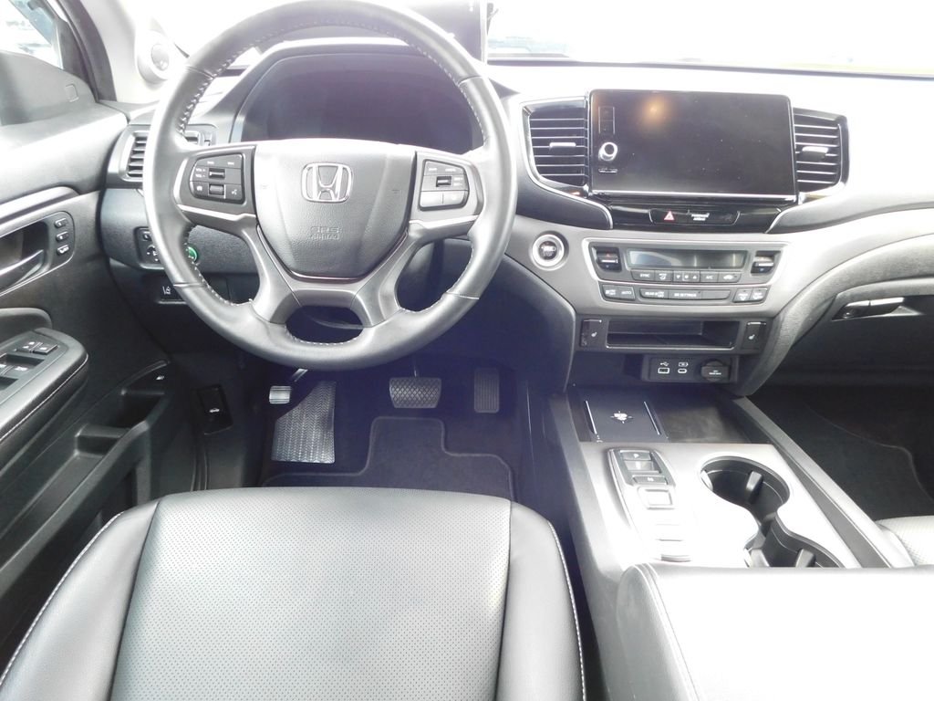 Used 2025 White Honda RTL image 22