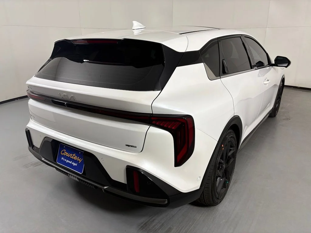 New 2026 Snow White Pearl Kia GT-Line Turbo image 8