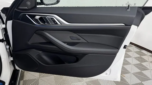 New 2026 Alpine White BMW xDrive40 image 22