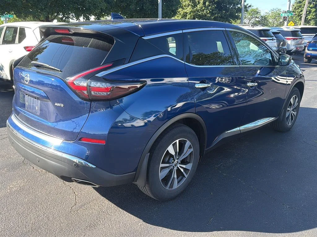 Used 2021 Deep Blue Pearl Nissan S image 3