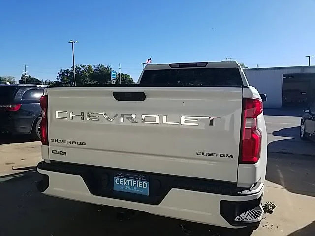 Used 2020 White Chevrolet Custom image 25