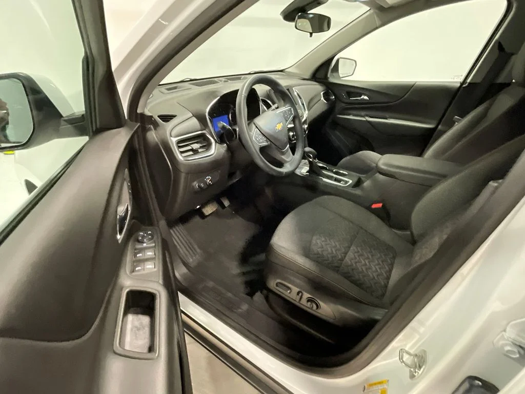 Used 2024 White Chevrolet LT image 19