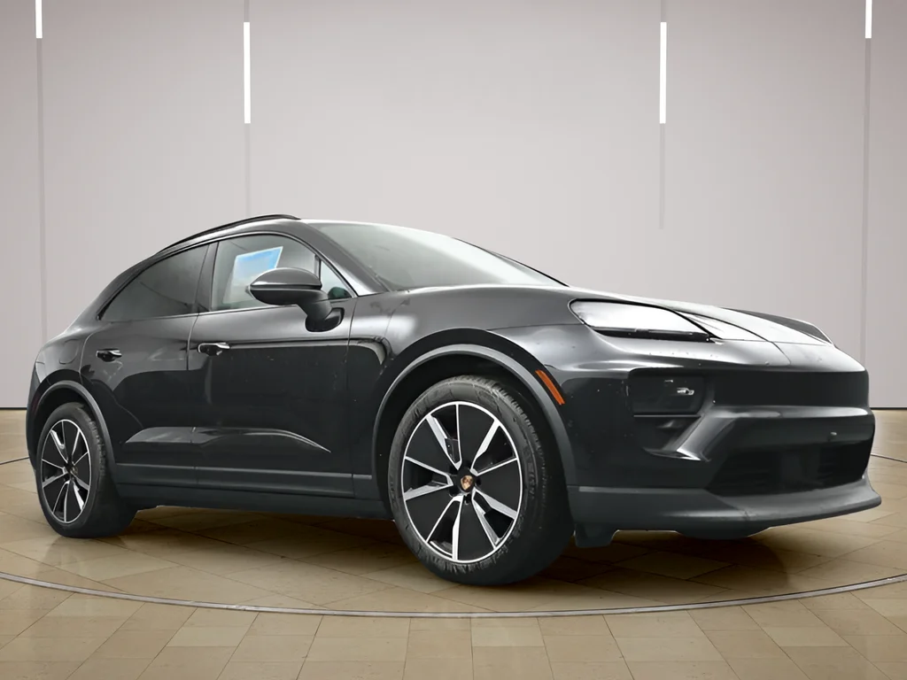 2025 Porsche Macan S - Photo 30