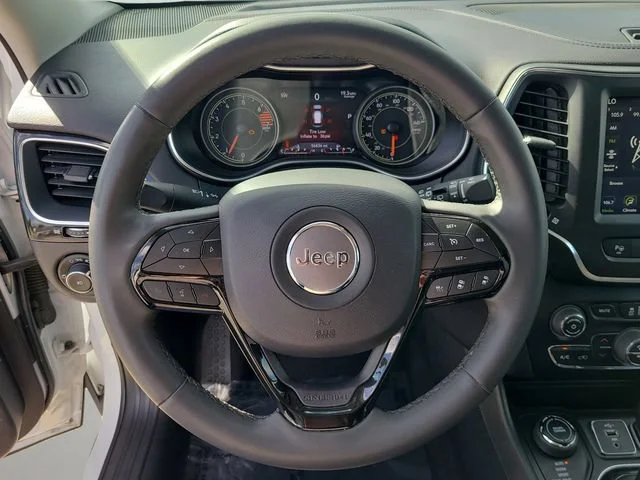 Used 2023 White Jeep Altitude Lux image 26