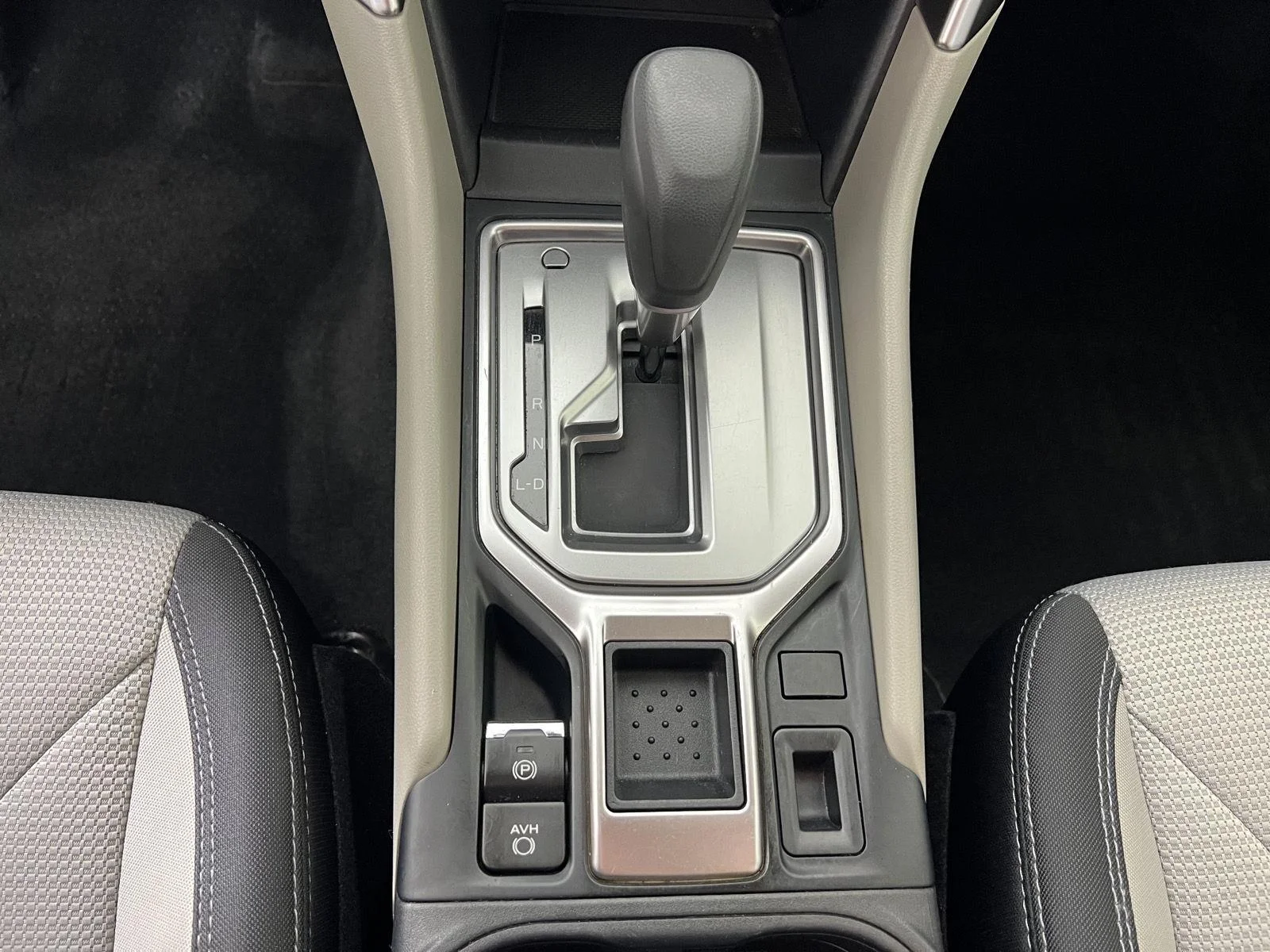 Used 2020  Subaru BASE image 15