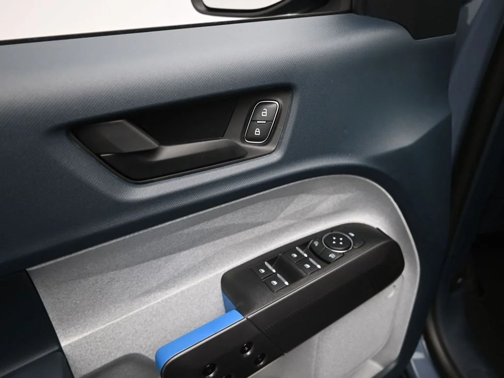 New 2026 Gray Ford XLT image 9