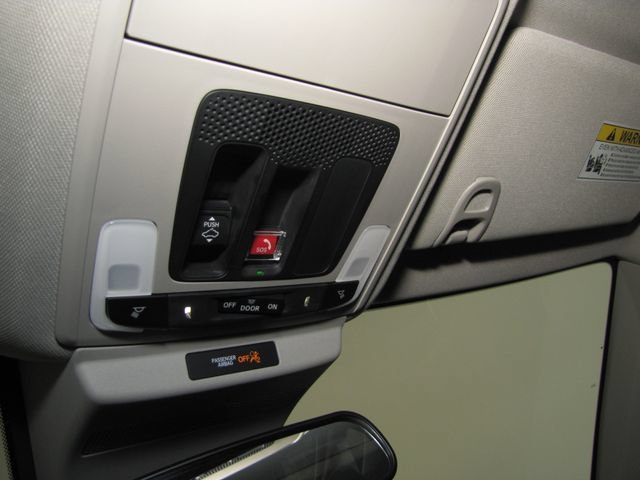 Certified Used 2025 Platinum White Pearl Honda SE image 39