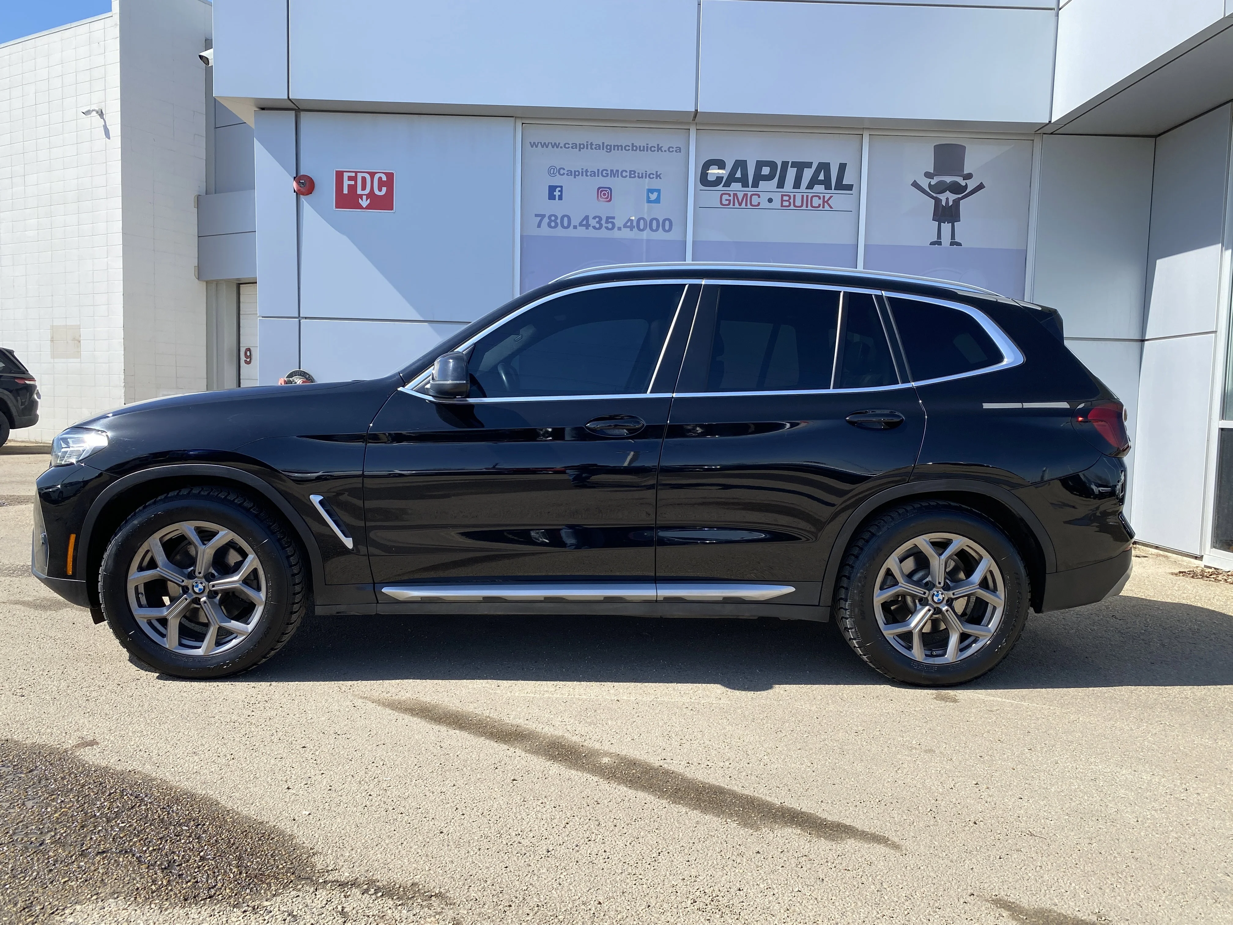 Used 2022 Black BMW xDrive30i * PANORAMIC SUNROOF * DIGITAL DASH * image 2