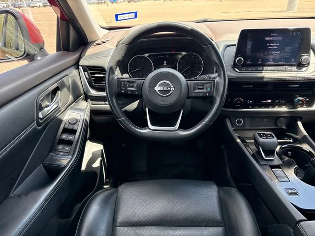 Used 2022 Red Nissan SV image 14