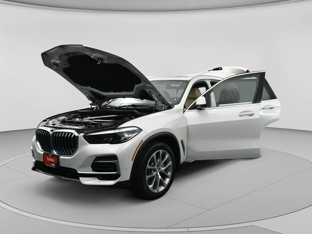 Used 2022 White BMW sDrive40i image 39