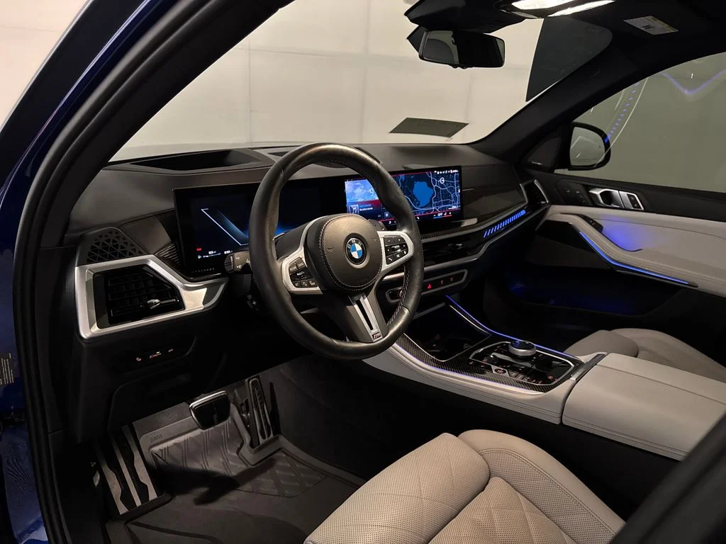 Used 2024 Blue BMW M60i image 6