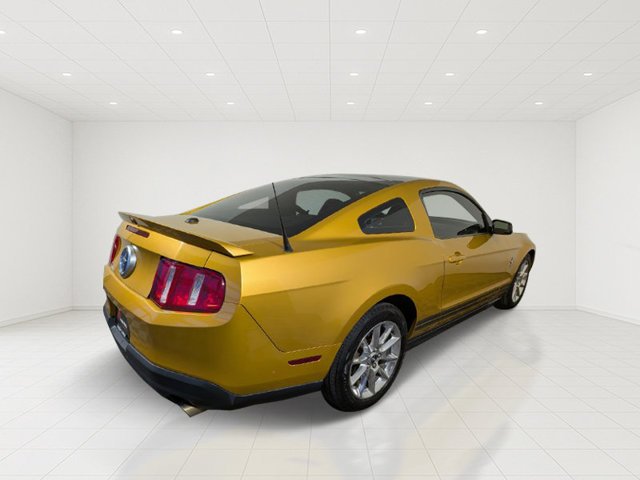 Used 2010 Gold Ford V6 image 5