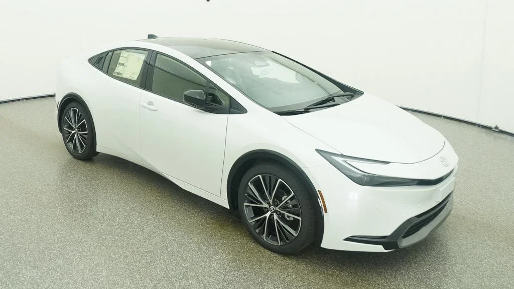 New 2027 Wind Chill Pearl Toyota XLE image 24