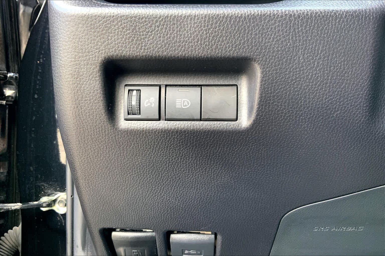 Used 2025 Midnight Black Metallic Toyota LE image 33