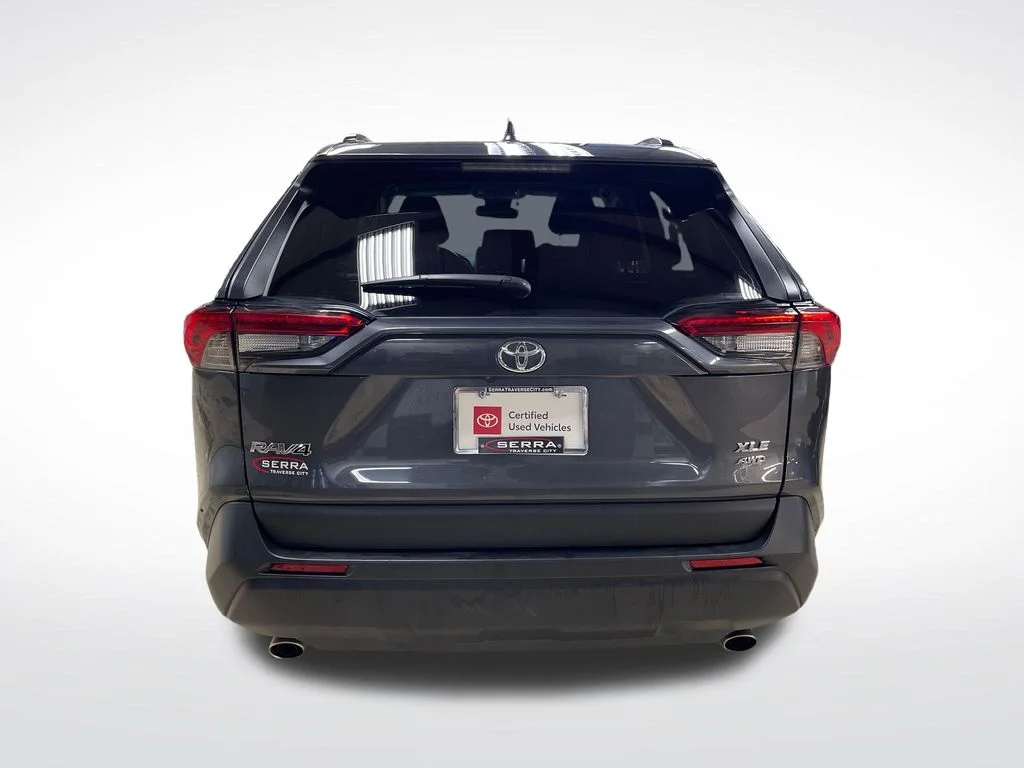 Used 2025 Gray Toyota XLE image 4