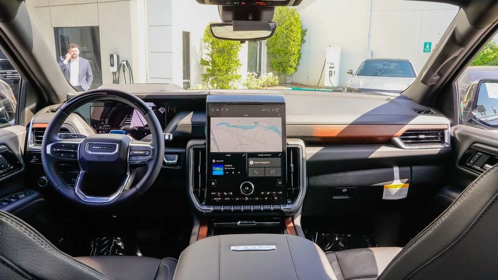 2026 GMC Yukon XL Denali - Photo 12