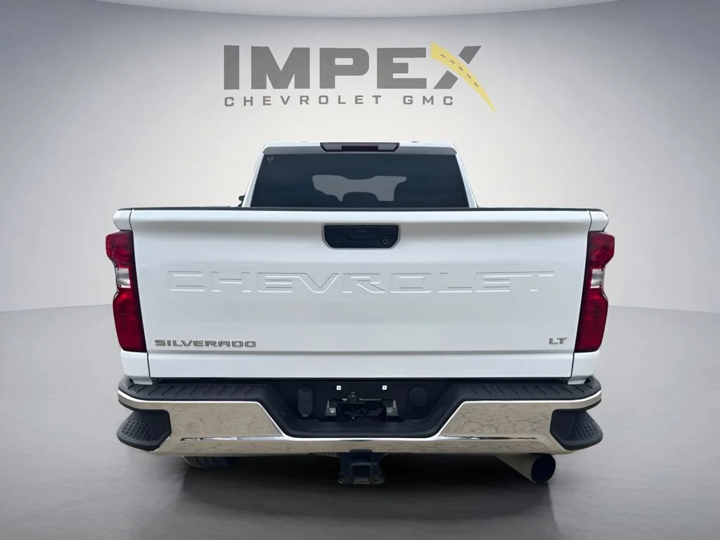Used 2025 Summit White Chevrolet LT image 3