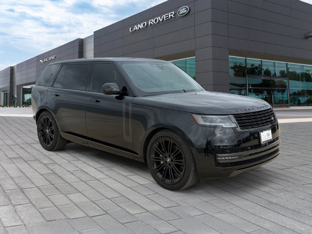 Used 2025 Black Land Rover SE image 7