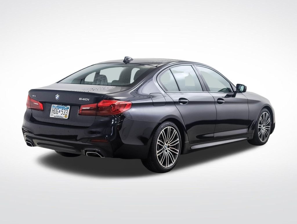 Used 2019 Carbon Black Metallic BMW 540i xDrive image 5