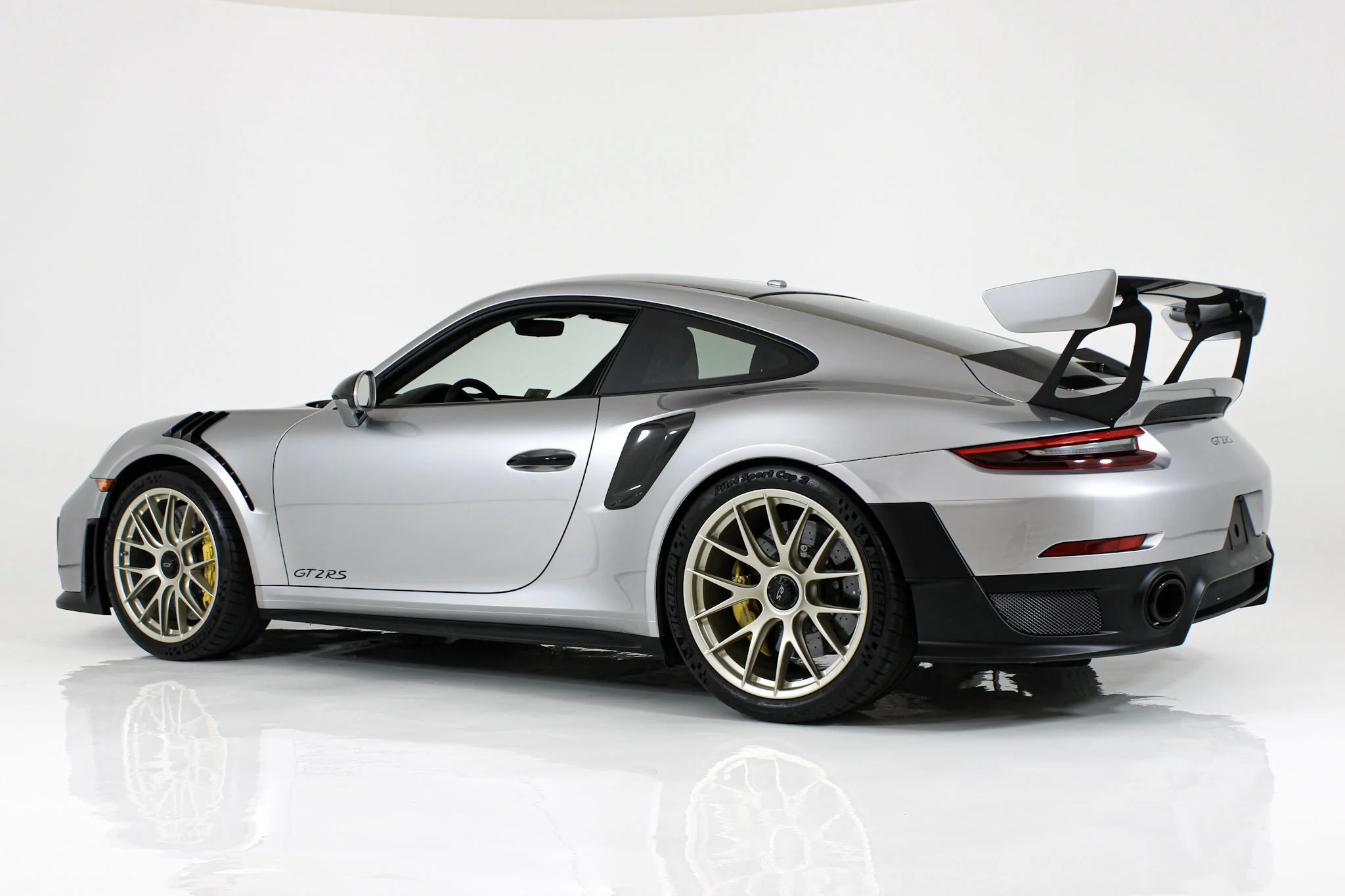 Used 2018 Silver Porsche GT2 RS Coupe image 5