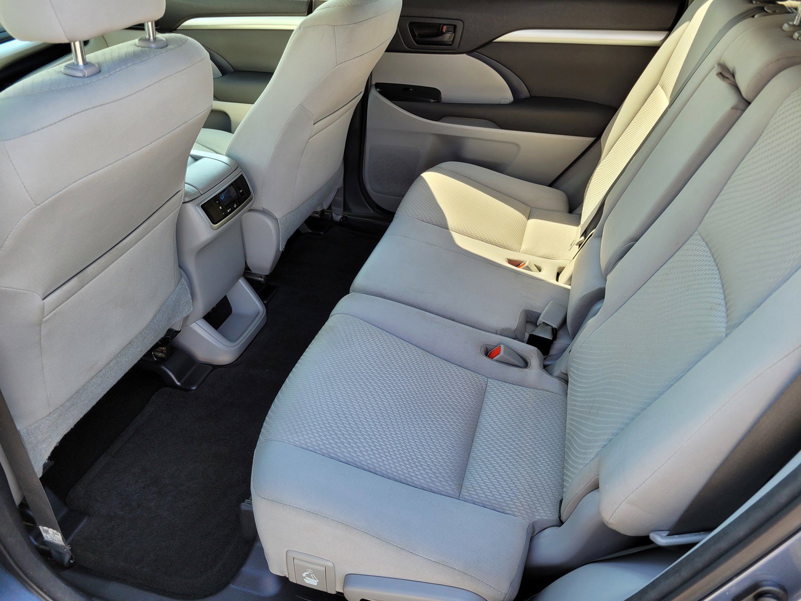Used 2017  Toyota LE image 12