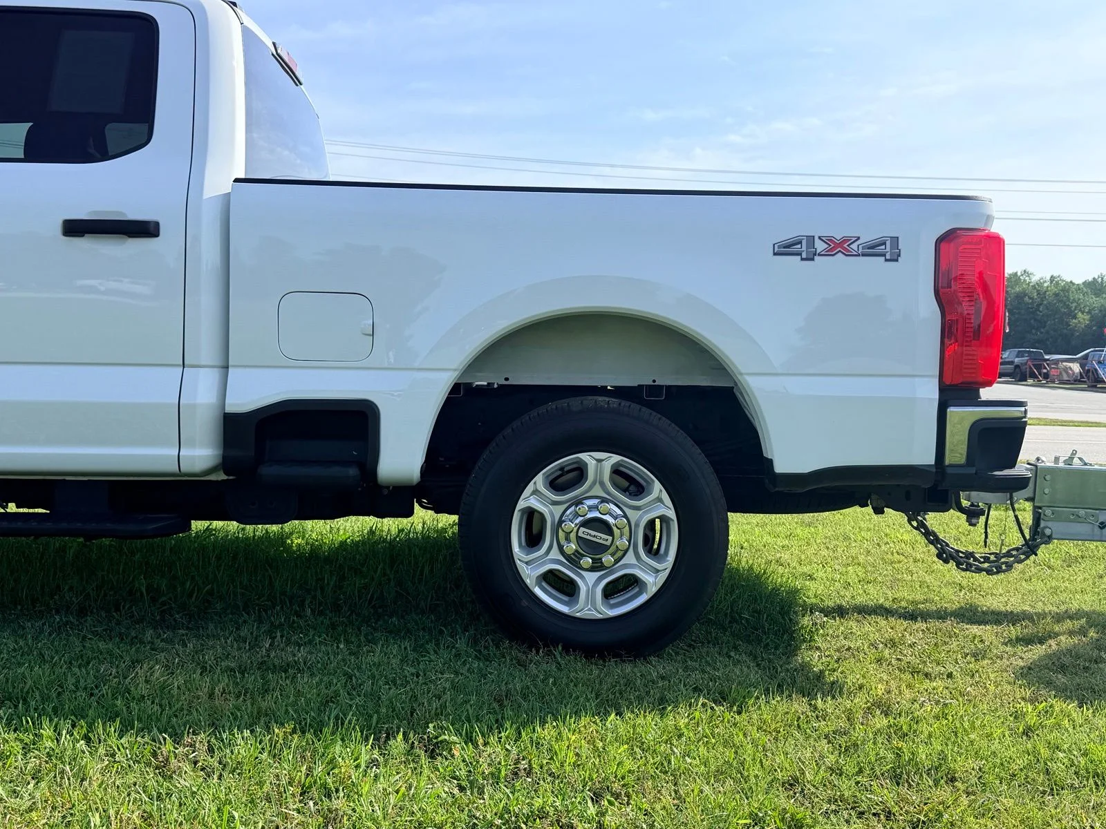 Used 2026 Oxford White Ford XLT image 4