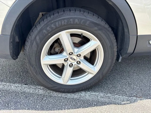 Used 2018 Silver Ford XLT image 5