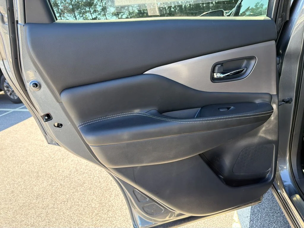 Used 2022 Gray Nissan SV image 21