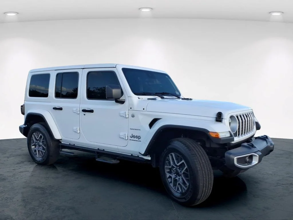 Used 2024 White Jeep Sahara image 5