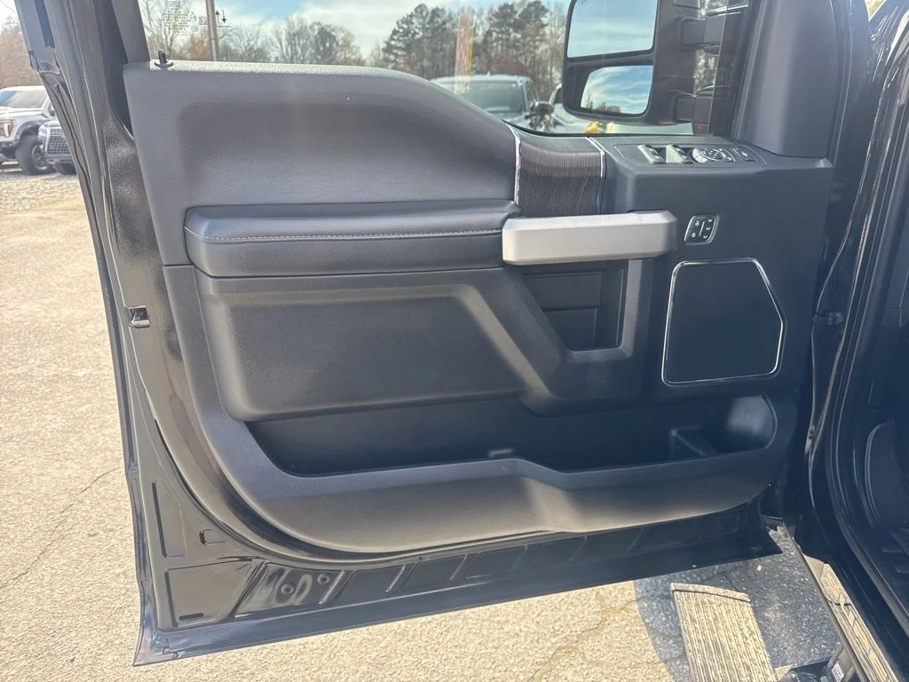 Used 2020 Black Ford Lariat image 29