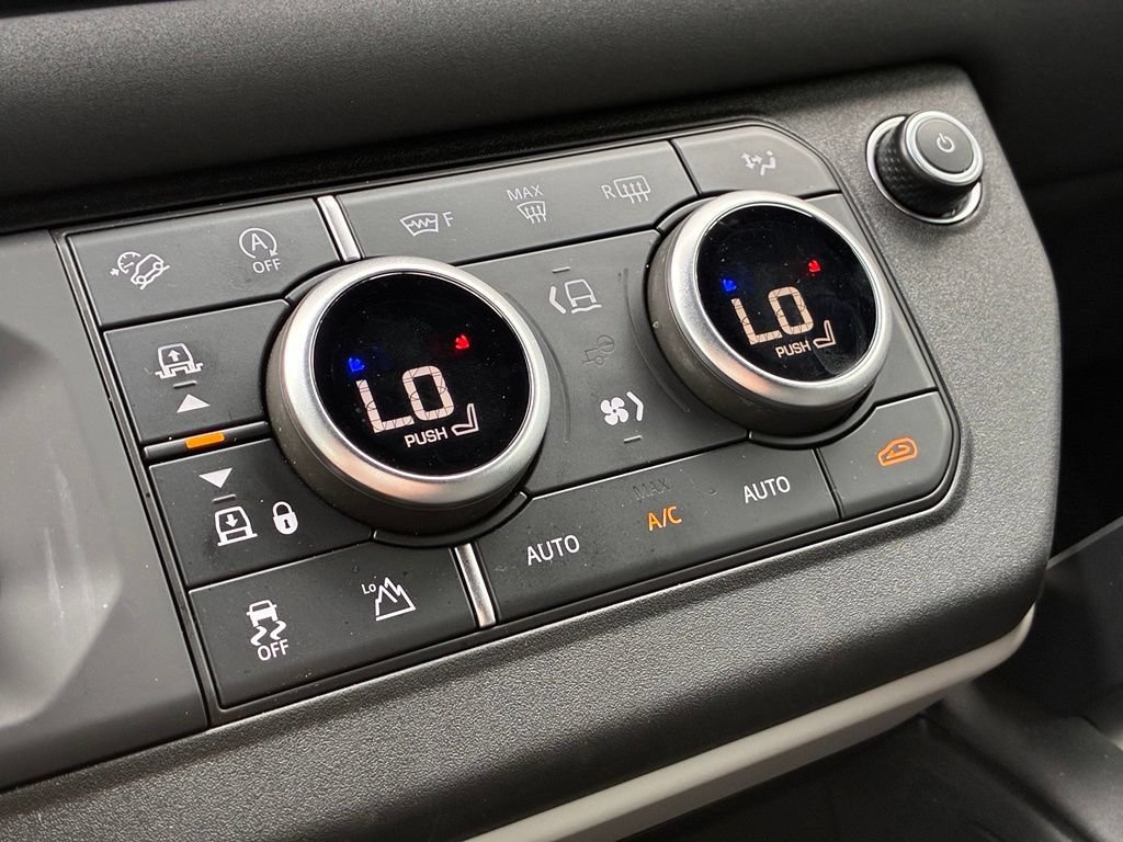 Used 2022 White Land Rover S image 29