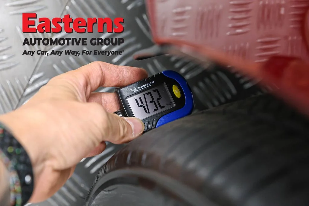 Used 2023 Red Nissan 2.5 SR image 26