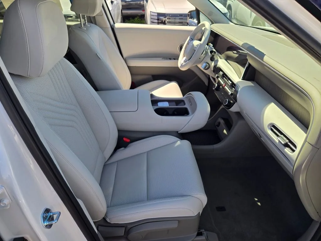 New 2026 White Pearl Hyundai SEL image 5