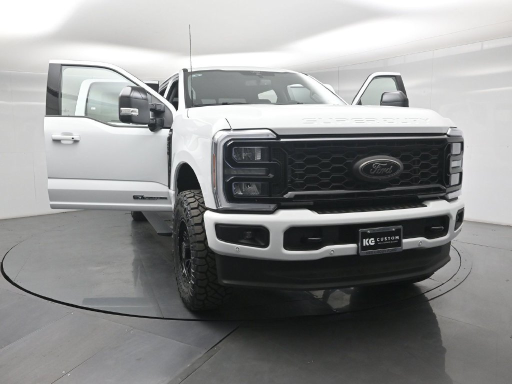 New 2026 Oxford White Ford Lariat image 29