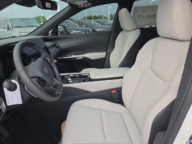 New 2026 Eminent White Pearl Lexus PREMIUM image 11