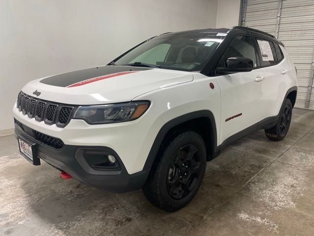 Used 2023 White Jeep Trailhawk image 3
