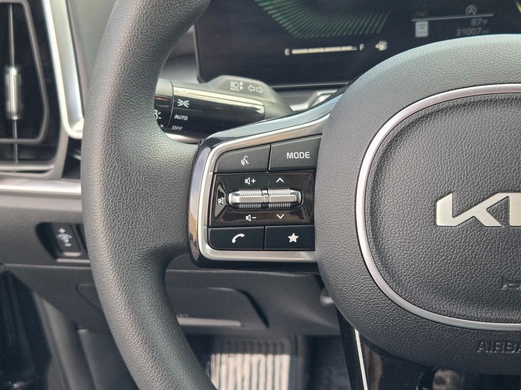 2024 Kia Sorento LX - Photo 39