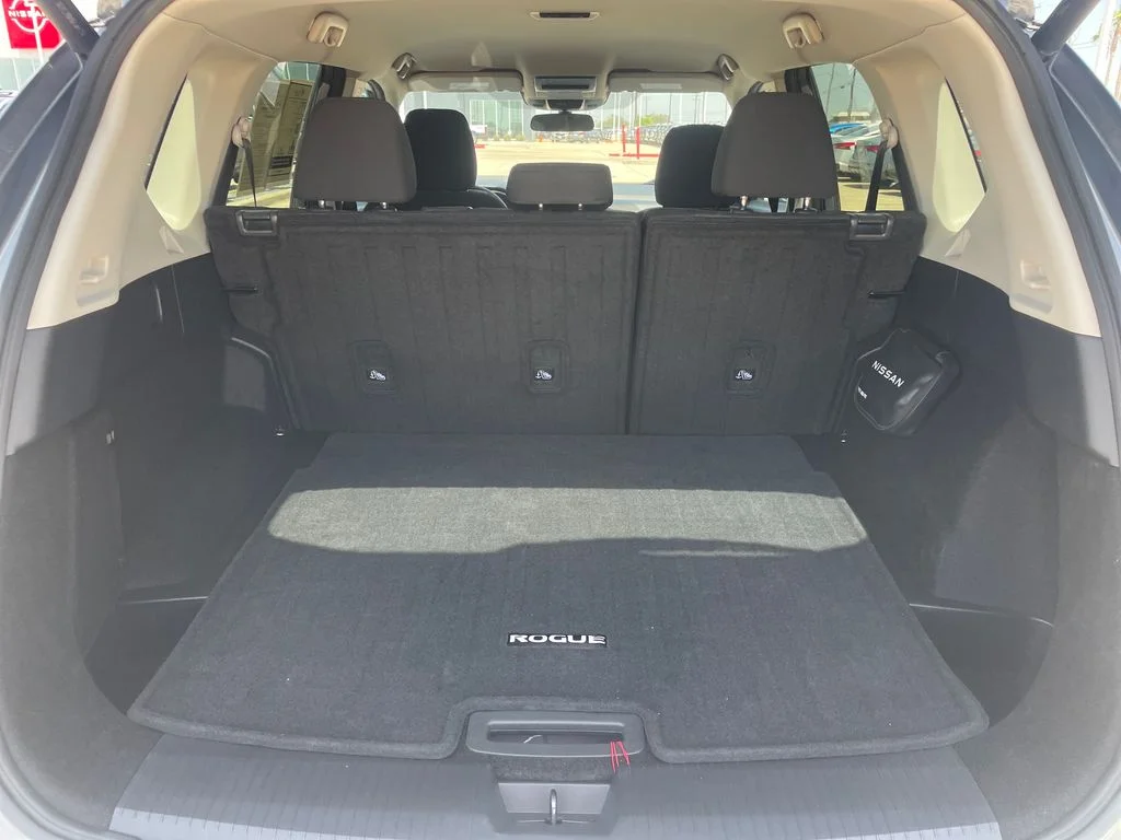 Used 2024 Gray Nissan SV image 26