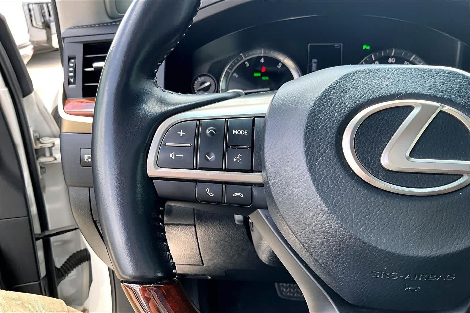 Used 2017 Starfire Pearl Lexus  image 22