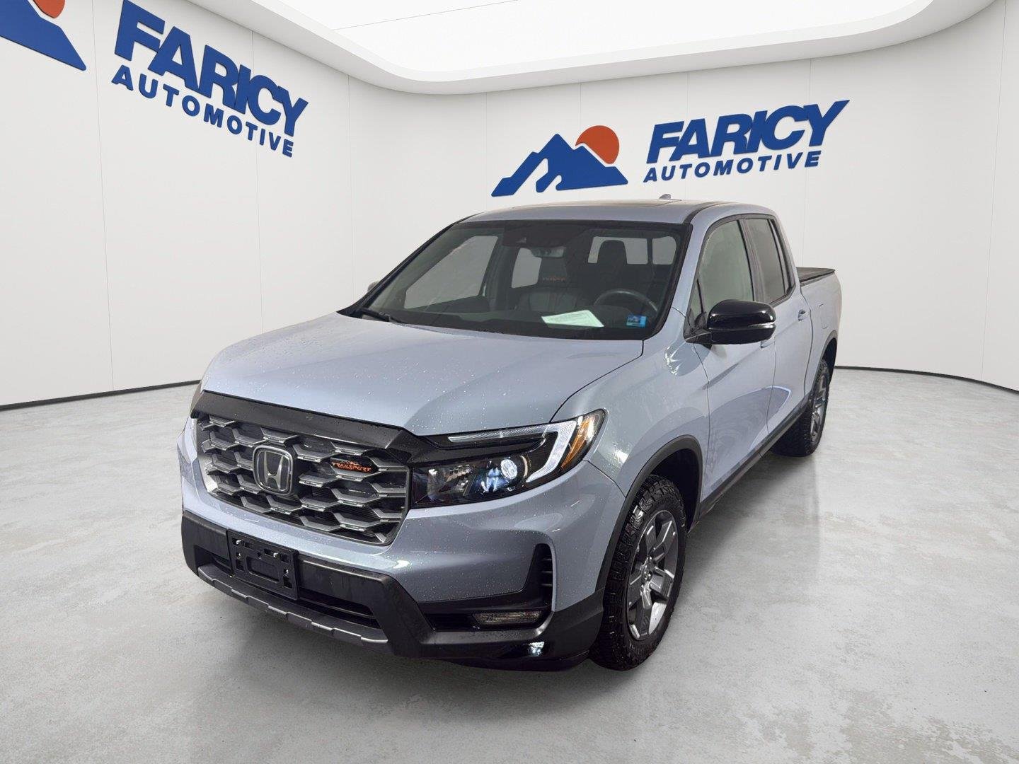 Used 2025 Sonic Gray Pearl Honda TrailSport image 1