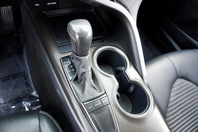 Used 2023  Toyota SE image 27