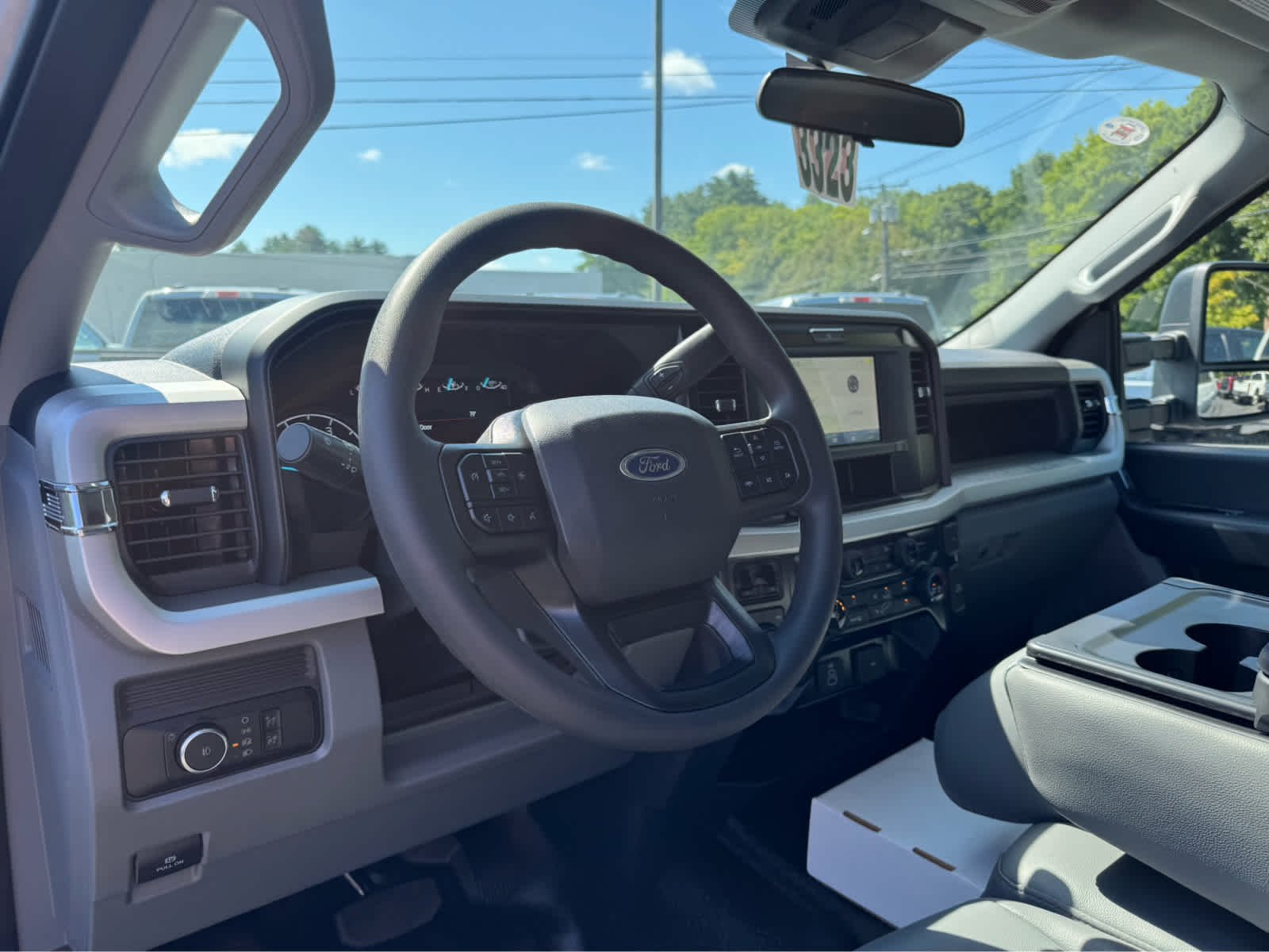 New 2026 Oxford White Ford XL image 15