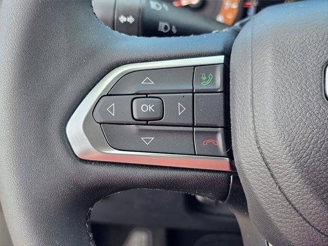 New 2026 Red Hot Pearlcoat Jeep Latitude image 20