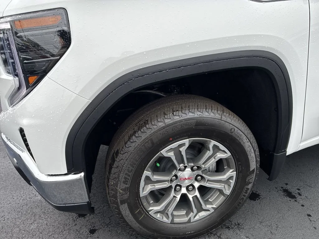 New 2026 Summit White GMC SLE image 10